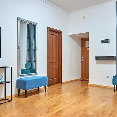 стильні на ратушній площі *