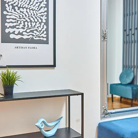 стильні на ратушній площі *