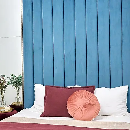 стильні на ратушній площі *