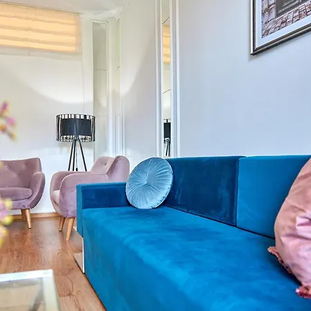 стильні на ратушній площі מוקצ'בה