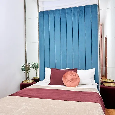 стильні на ратушній площі