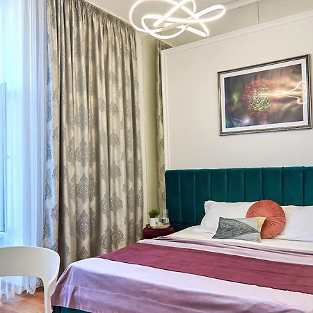 стильні на ратушній площі * Mukatschewo