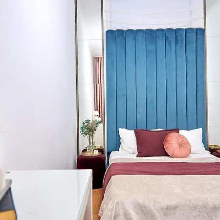 стильні на ратушній площі Apartment